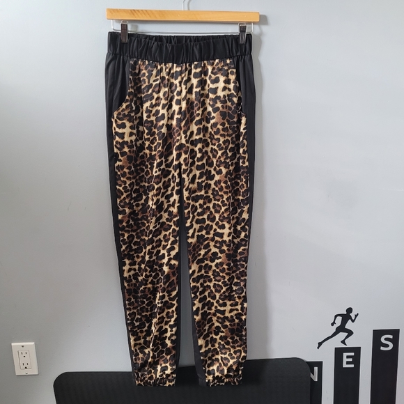 Leopard High Waisted Pants - Picture 2 of 5